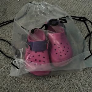 crocs